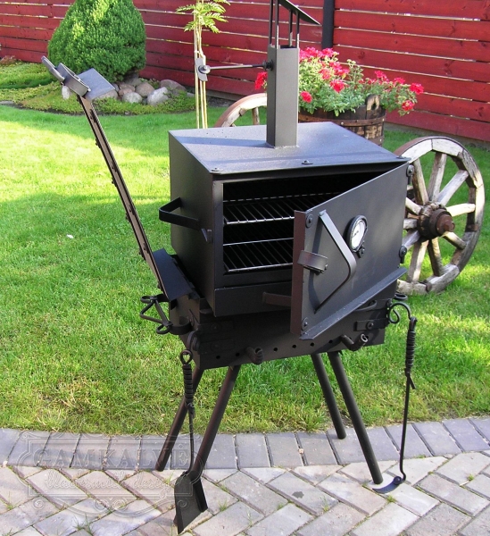Barbeque with a mini integrated meat smoking facility