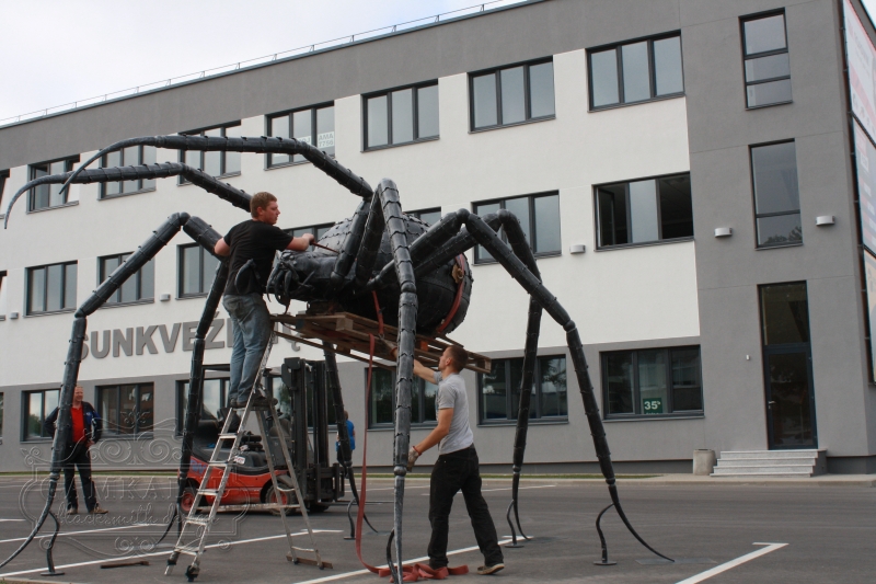 Sculpture AN ATTACKING SPIDER, height 3500mm, width 5500mm