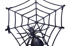 Обычная паутина с кованым пауком